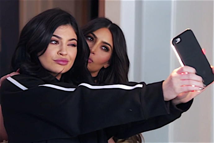 會發光的 LuMee，讓 Kardashian 家族著迷的人氣手機殼品牌