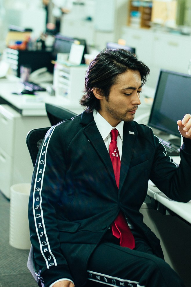 asics-business-track-suit-takayuki-yamada-anrealage-1