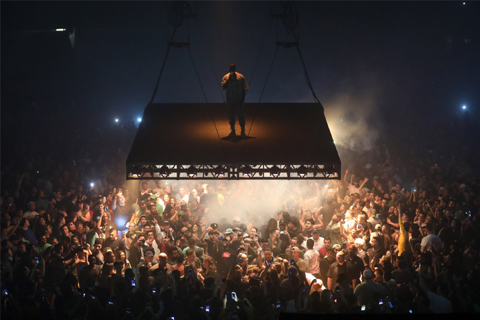 要把被搶的鑽戒賺回來！Kanye West 宣布加開「23」場 Saint Pablo 巡迴演唱會！