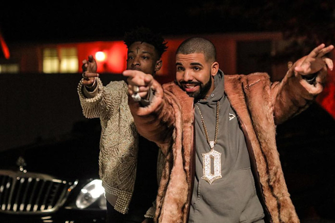 MV 莫名的ㄎㄧㄤ！Drake 與 21 Savage 聯手推出新歌《Sneakin’》！