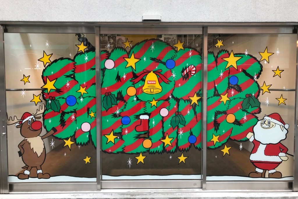 supreme-japan-christmas-store-fronts-11