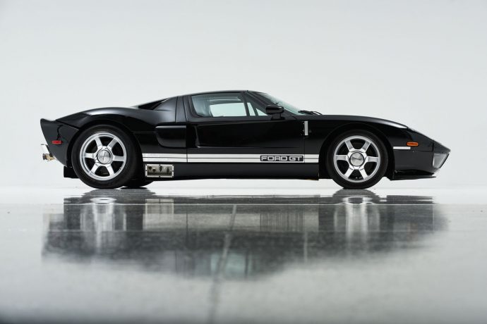 全球車迷駐足，Ford GT 原型車以 2500 百萬台幣高價售出