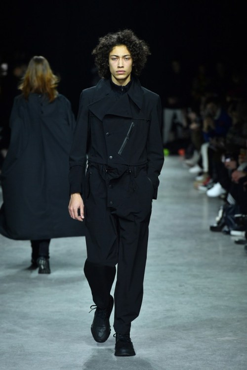 PARIS, FRANCE - JANUARY 22: A model walks the runway during the Y-3 Menswear Fall/Winter 2017 show at Palais De Tokyo on January 22, 2017 in Paris, France. (Photo by Pascal Le Segretain/Getty Images for Y-3)