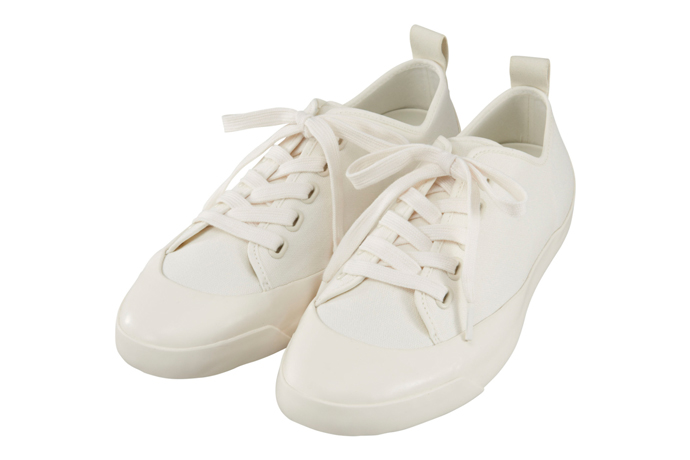 Uniqlo U 進攻帆布鞋市場，2017 首波鞋履系列絕對深得你心！