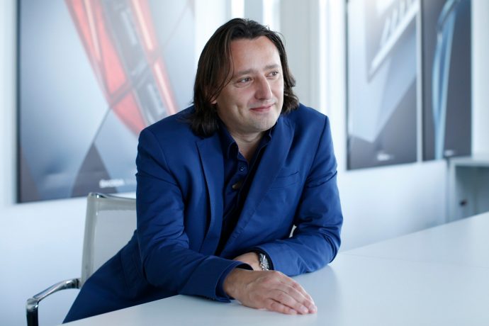 BMW 實力再上升，高調挖角 Bugatti Veyron 設計師 Jozef Kabaň