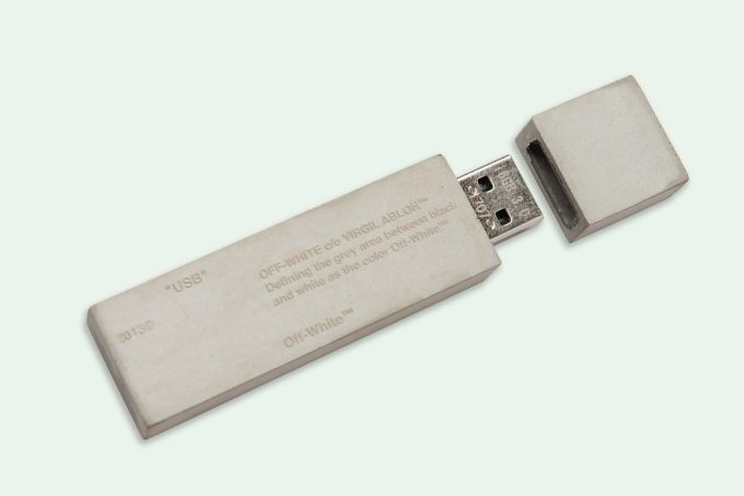 當潮流強碰上科技！Off-White x USBéton 工業風 USB 全新上架！