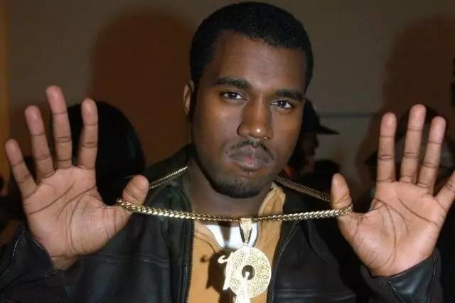 Kanye West 們的「幕後大佬」，終於要出手撈錢了！