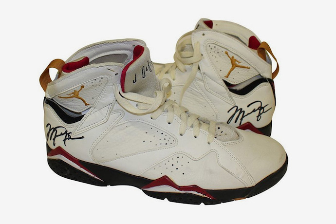 現在我們有機會穿上 Michael Jordan 在 1992 年穿上場的球鞋了！