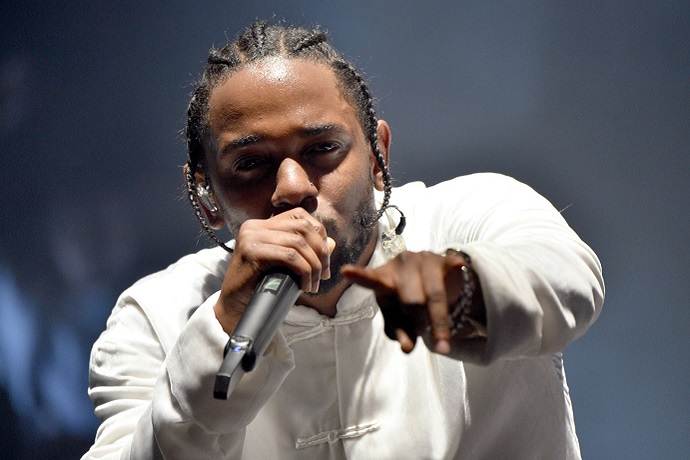 粉絲高喊：「Be Humble！」Kendrick Lamar 巡迴演唱會首站居然只有觀眾在唱……？