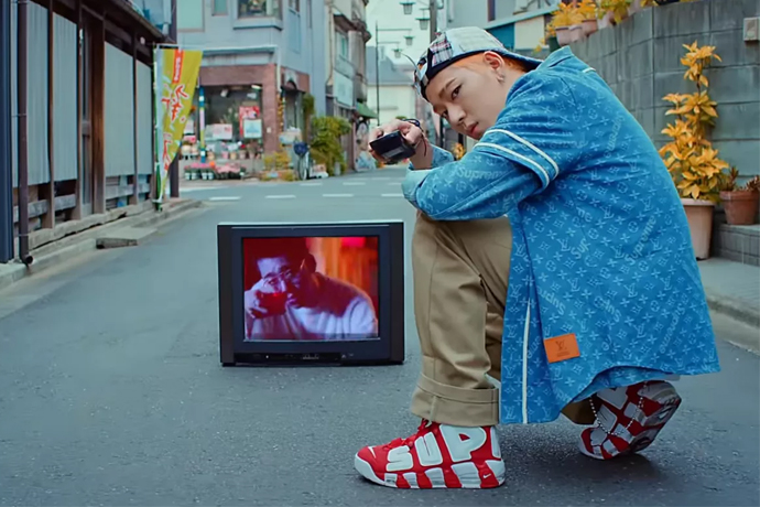 韓國饒舌歌手 ZICO 新歌 MV 直接穿上 Supreme x LV！根本帥死！