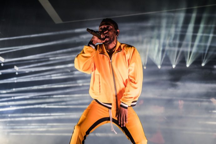 Kendrick Lamar 一身「功夫裝」聯手展開巡迴演唱，還找來 Travis Scott 助陣！