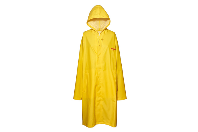 最貴的「小學生黃色雨衣」在香港！VETEMENTS 再吸一筆！