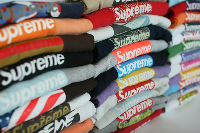 專題 / 67 件 Supreme Bogo Tee「600 萬」出售！分析這投資值不值！