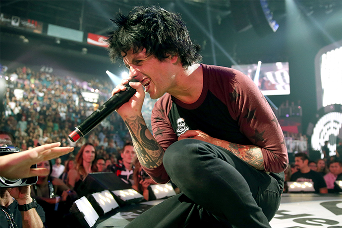 Green Day 主唱怒嗆歌迷：「支持川普者滾！不要來聽我的歌！」