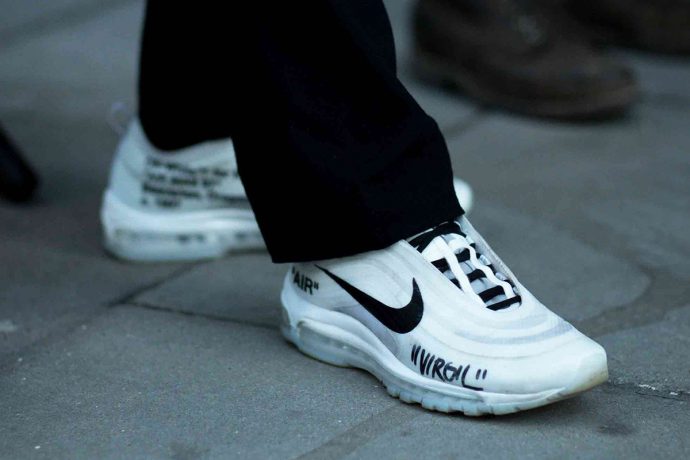 「GUCCI、Nike、OFF-WHITE」倫敦時裝周潮人最愛穿的帥鞋原來是這幾雙！