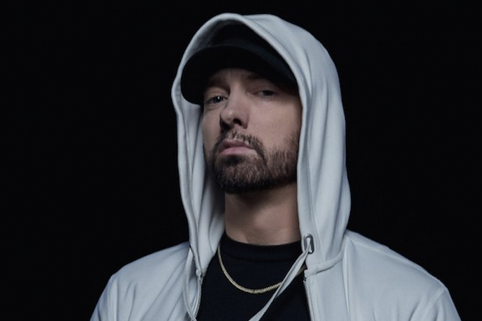 不到一年！「饒舌之神」Eminem 突襲發佈全新專輯《Kamikaze》