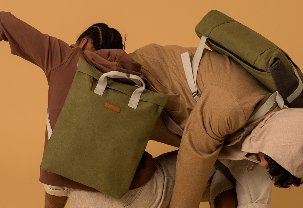 誰說後背包跟小包不能修飾身材？德國品牌 Ucon Acrobatics 帶來秋冬的「極簡」魅力