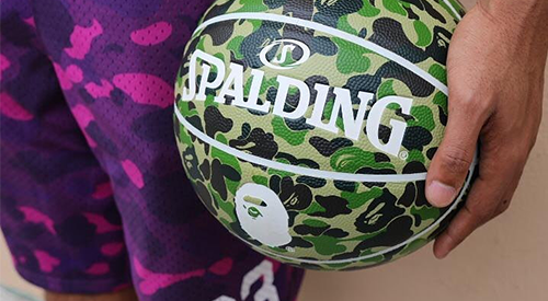 A Bathing Ape X Spalding 獨家聯名「籃球」即將上架販售！