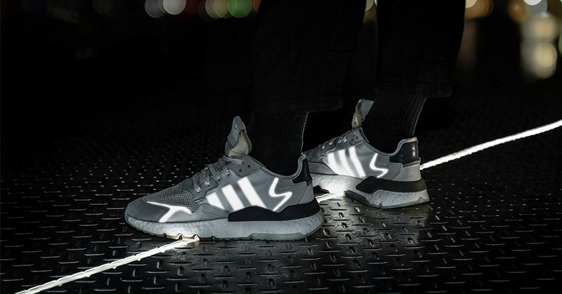 城市夜晚的閃耀光芒，adidas 新款 Nite Jogger 絕對是「夜貓子」跑趴必備！