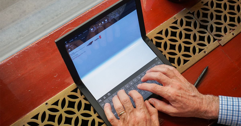未來科技！Lenovo 表示筆電現在也可以用上「摺疊螢幕」了！