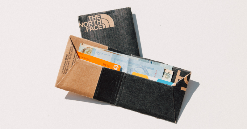 讓「北臉」來教你如何用鞋盒 DIY 出自己的錢包！