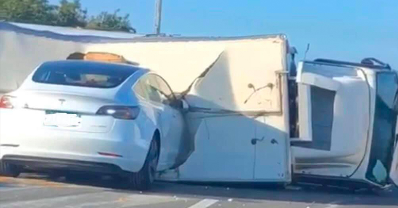 直直撞進白色貨車！Tesla自駕死穴可能是這個原因！