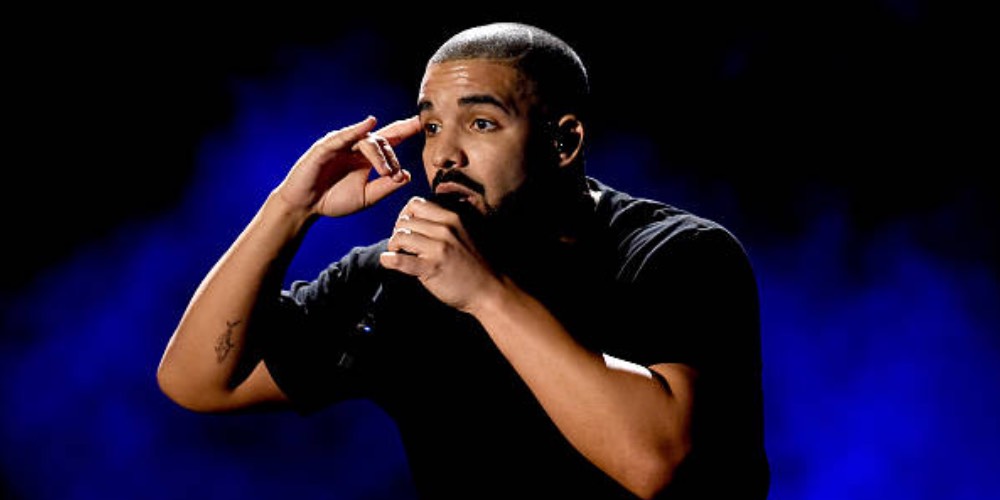 天王成八點檔男主角？ Drake 被歌手指控為「第三者」，破壞與未婚妻的八年感情！