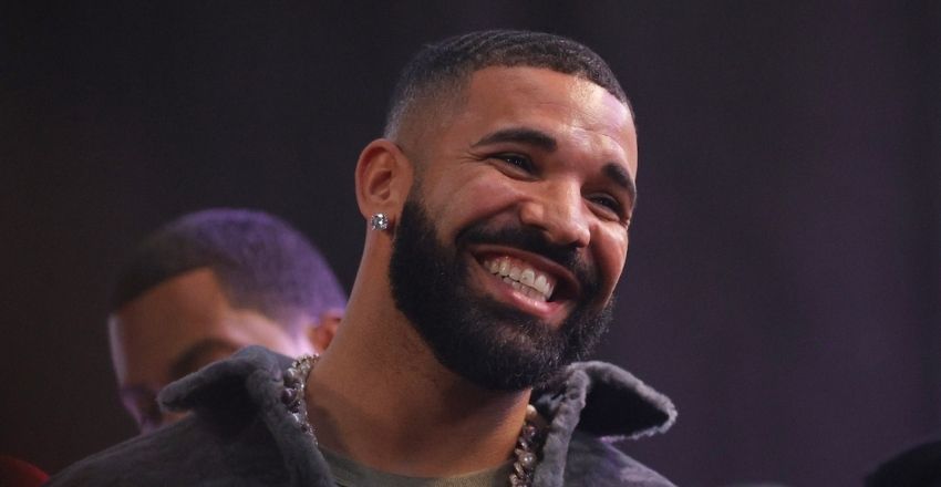 Drake 跟粉絲鬥嘴後會怎麼做？先追蹤他老婆再言語騷擾她！